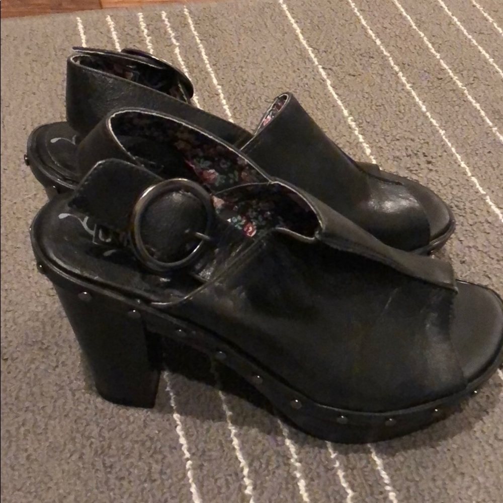 Black platforms - Picture 2 of 5